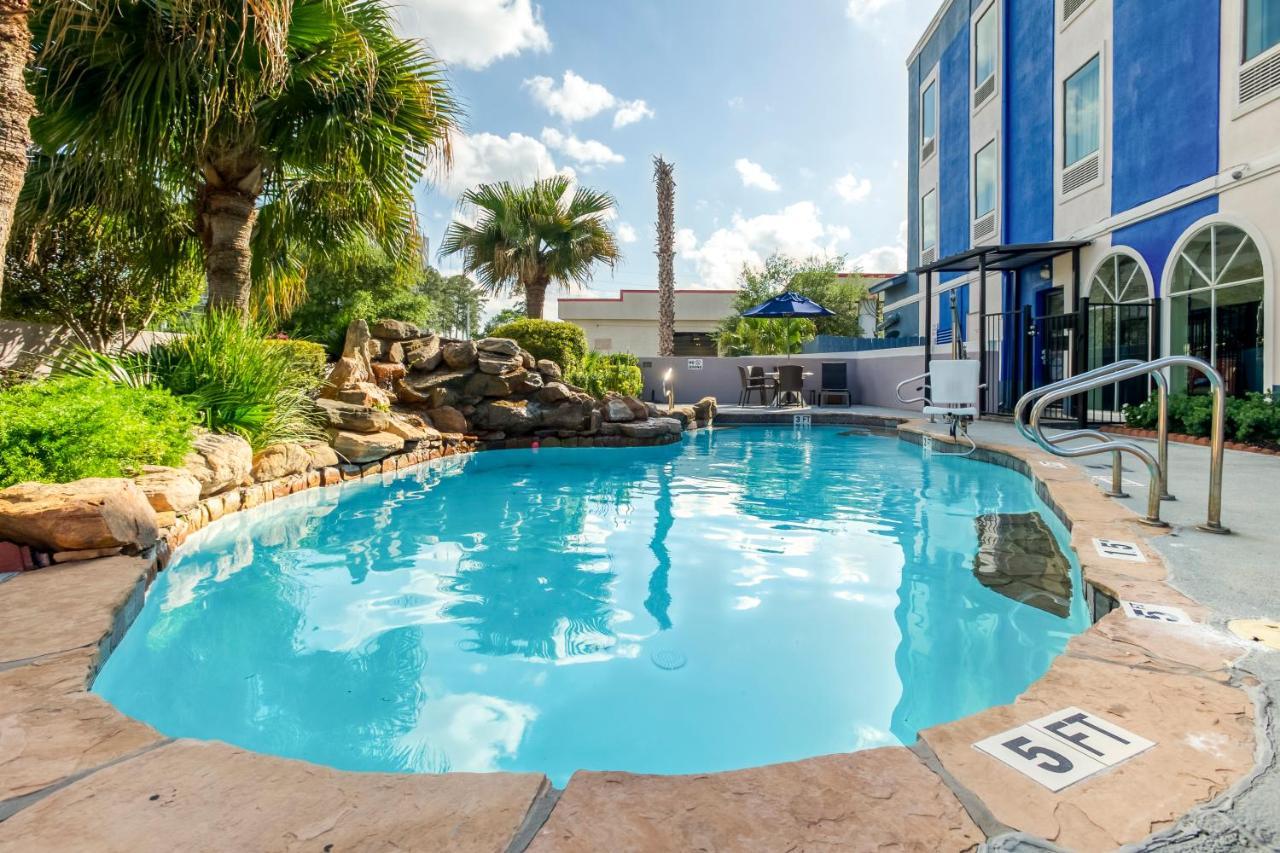 Comfort Inn & Suites Fm1960-Champions Хьюстон Экстерьер фото